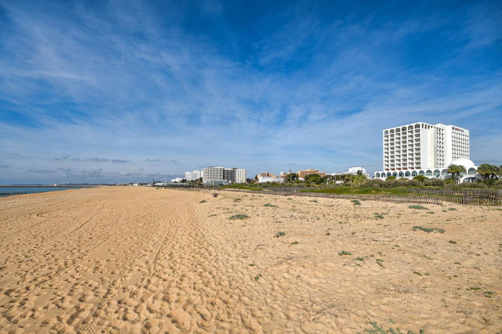 Vila Atlantida - Vilamoura-Quarteira Holiday Home - Beach At 250 Mts Bagian luar foto