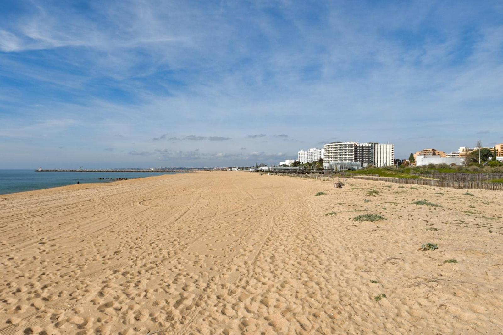 Vila Atlantida - Vilamoura-Quarteira Holiday Home - Beach At 250 Mts Bagian luar foto
